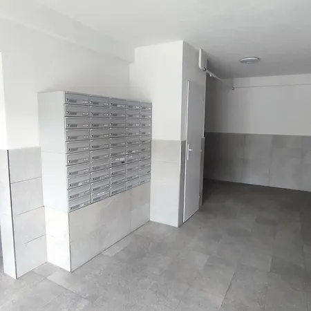 Hams Apartment *